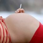 Τα παιδιά κινδυνεύουν επειδή κάπνιζαν οι μαμάδες τους
